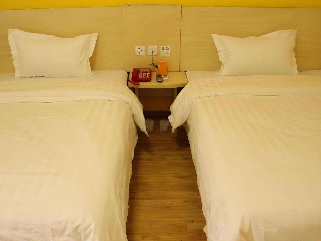 7 Days Inn Chengdu Sichuan University South Railway Station Bagian luar foto
