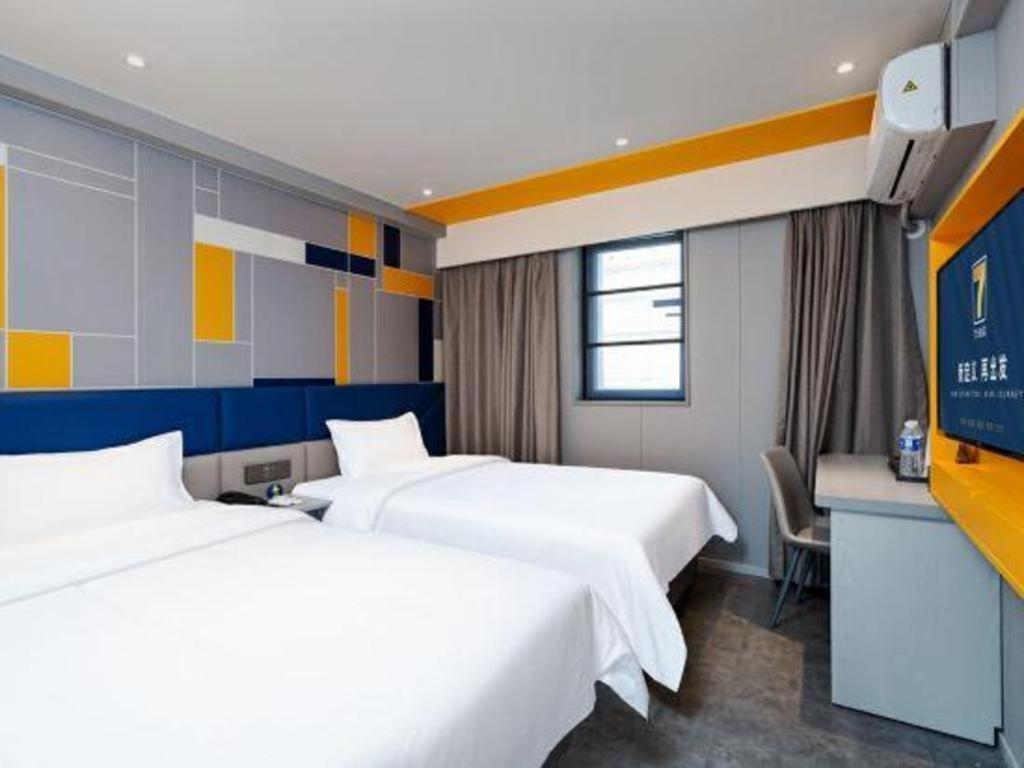 7 Days Inn Chengdu Sichuan University South Railway Station Bagian luar foto