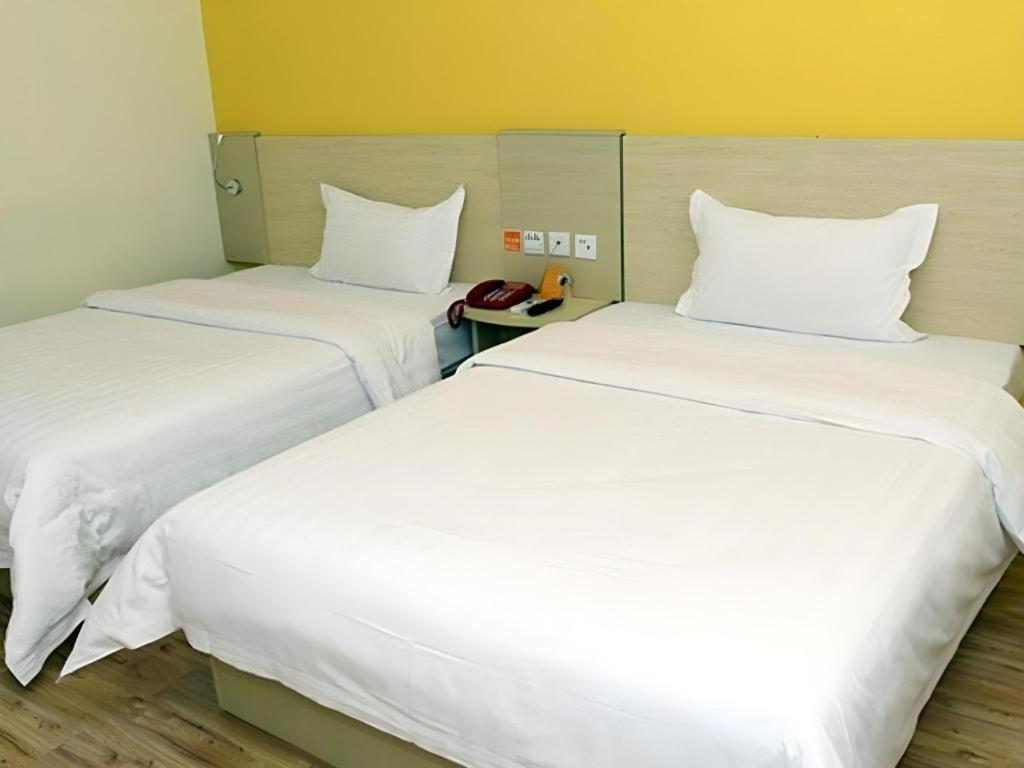 7 Days Inn Chengdu Sichuan University South Railway Station Bagian luar foto