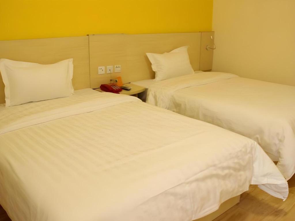 7 Days Inn Chengdu Sichuan University South Railway Station Bagian luar foto