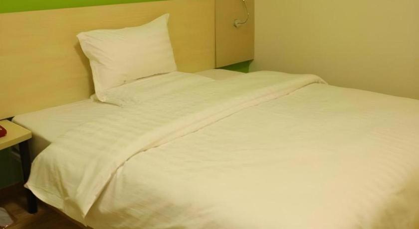 7 Days Inn Chengdu Sichuan University South Railway Station Bagian luar foto