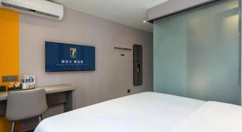 7 Days Inn Chengdu Sichuan University South Railway Station Bagian luar foto