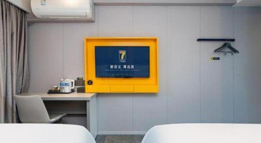 7 Days Inn Chengdu Sichuan University South Railway Station Bagian luar foto