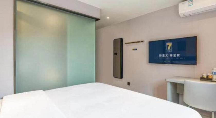 7 Days Inn Chengdu Sichuan University South Railway Station Bagian luar foto